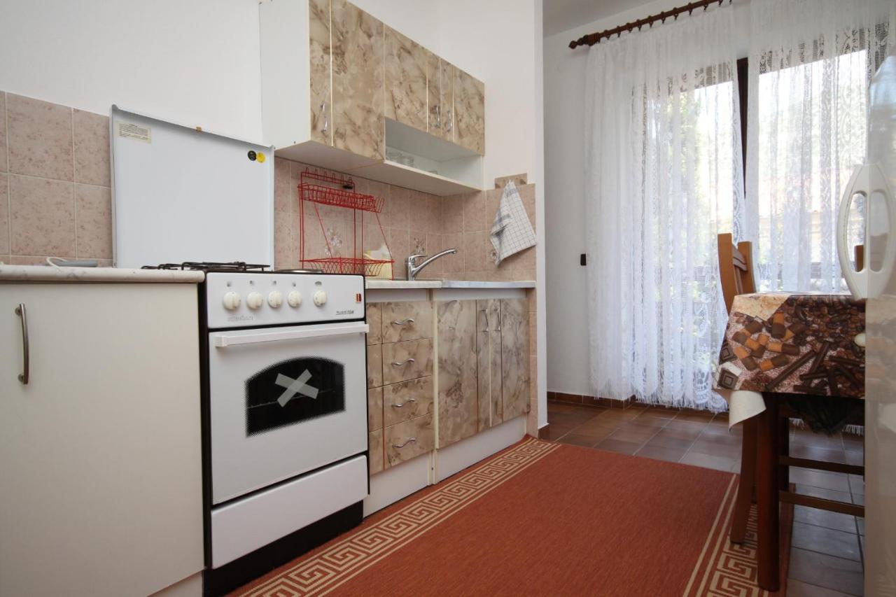 Apartments And Rooms By The Sea Starigrad, Paklenica - 6591 Exterior photo