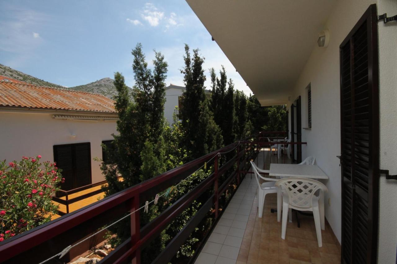 Apartments And Rooms By The Sea Starigrad, Paklenica - 6591 Exterior photo