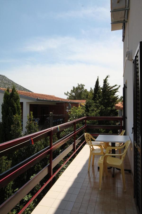 Apartments And Rooms By The Sea Starigrad, Paklenica - 6591 Exterior photo