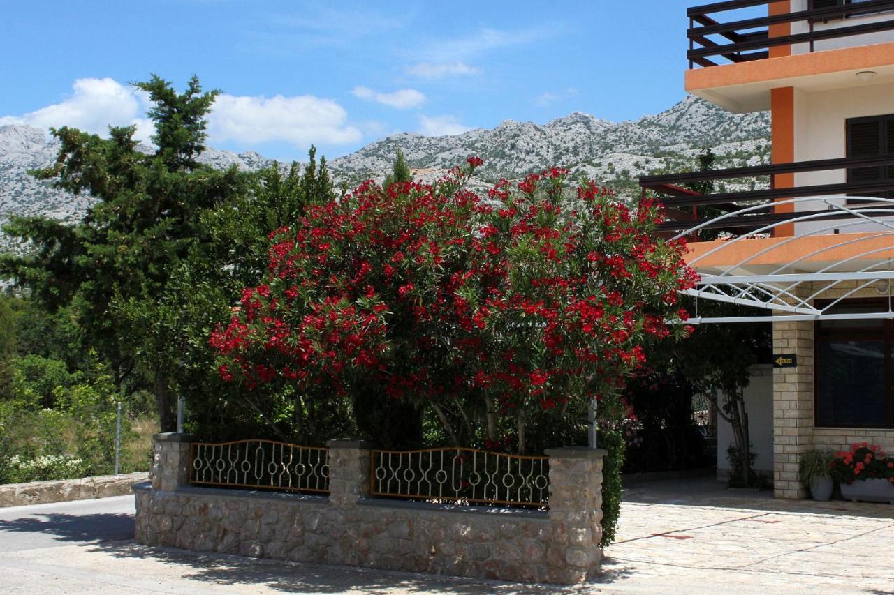 Apartments And Rooms By The Sea Starigrad, Paklenica - 6591 Exterior photo