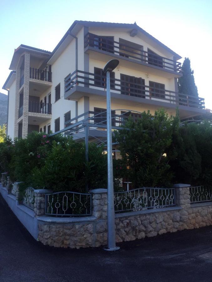 Apartments And Rooms By The Sea Starigrad, Paklenica - 6591 Exterior photo