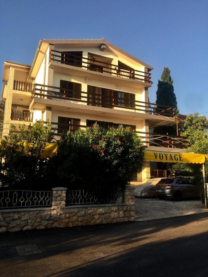 Apartments And Rooms By The Sea Starigrad, Paklenica - 6591 Exterior photo