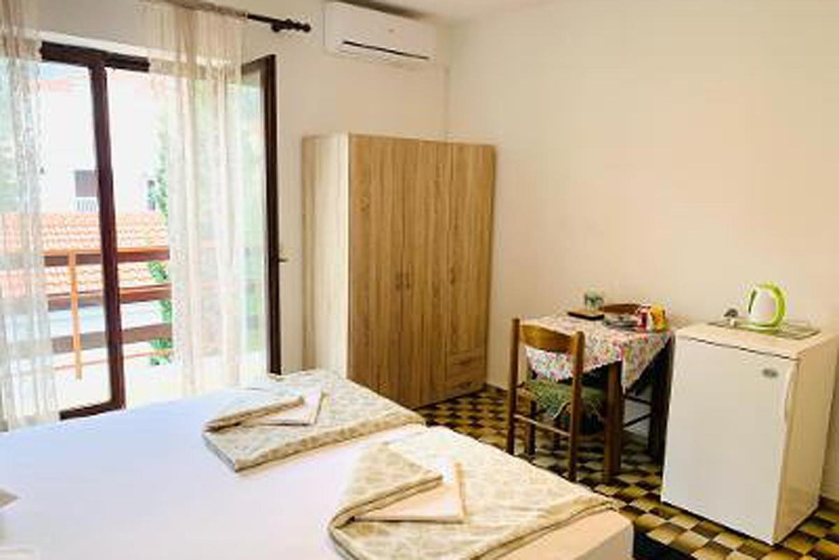 Apartments And Rooms By The Sea Starigrad, Paklenica - 6591 Room photo